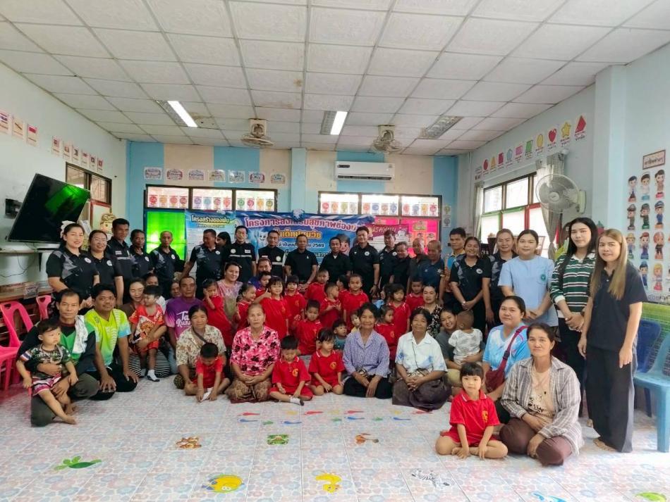 วันพุธที่ 25 เดือน มีนาคม พ.ศ 2569 เวลา 08.30น. ด้านองค์การบริหารส่วนตำบลโนนสมบูรณ์  อำเภอเดชอุดม จังหวัดอุบลราชธานี นำโดย -นายบุญหนัก ทำนุ นายกองค์การบริหารส่วนตำบลโนนสมบูรณ์ พร้อมคณะผู้บริหาร/สมาชิกสภาทุกท่าน ร่วมกับ  -พันจ่าเอกตรีพงศ์ เสาร์แก้ว ปลัดองค์การบริหารส่วนตำบลโนนสมบูรณ์ รองปลัด/ข้าราชการ/พนักงานตำบลโนนสมบูรณ์ทุกท่าน ได้จัดอบรมโครงการส่งเสริมสุขภาพช่องปากในเด็กปฐมวัย ประจำปีงบประมาณ 2569 ณ ศูนย์พัฒนาเด็กเล็กบ้านสวนสวรรค์ ตำบลโนนสมบูรณ์ อำเภอเดชอุดม จังหวัดอุบลราชธานี เบอร์โทร. 045 210 629   Facebook: อบต. โนนสมบูรณ์ อำเภอเดชอุดม เว็บไซต์: www.nonsombun.go.th